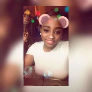 Meet your Posher, Zella